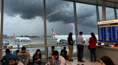 Dubayda PANİKA: Turistlər qaçır, şəxsi təyyarələrlə uçuş 100 min funt sterlinqə qalxıb