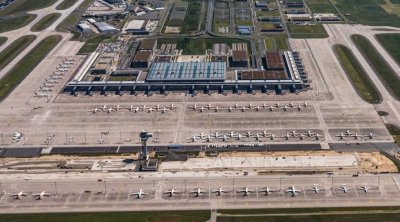 Berlin aeroportu fəaliyyətini dayandırdı &ndash; DRON HÜCUMU OLUB?