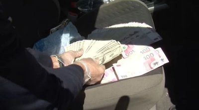 Qəribə dələduzluq: "Maşın oğurluqdur" deyib əlindən aldı, sonra yenidən özünə satdı - VİDEO