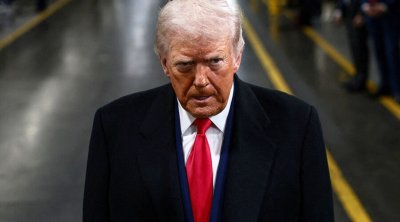 &ldquo;Tramp ya müharibəni davam etdirməli, ya da...&rdquo;