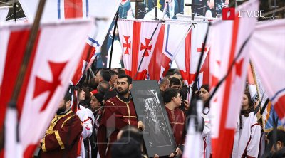 Gürcü patriarxı II İliya Tbilisidəki Sioni kafedral kilsəsində dəfn olundu - VİDEO