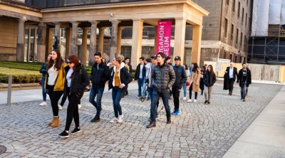 Gənc almanların 40%-dən çoxu ölkəni tərk etməyi düşünür