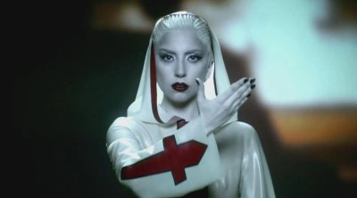 Dünyanın ən açıq-saçıq geyinən müğənnisi rahibə imiş: Ledi Qaqanın gizlətdiyi SİRLƏR