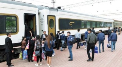 Bayram günlərində dəmir yolu ilə daşınan sərnişinlərin SAYI