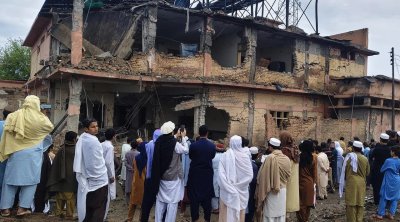 Pakistanda kamikadze polis bölməsinə hücum edib, ölənlər var - FOTO