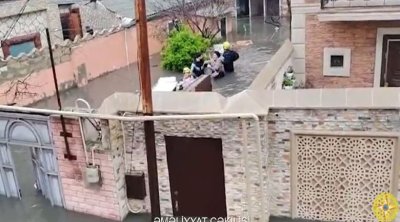 FHN-in əməkdaşları bu ərazidən insanları təxliyyə etdi - VİDEO