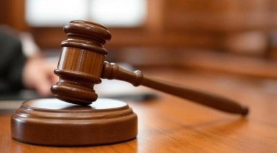 Otaq yoldaşına 16 bıçaq zərbəsi vuran şəxs HAKİM QARŞISINA çıxarıldı