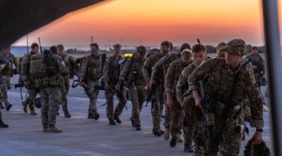 Böyük Britaniya hərbçilərini İraqdan təxliyə EDİR