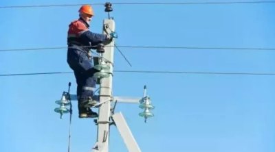 Zaqatalada "Azərişıq" əməkdaşı dirəkdən yıxıldı