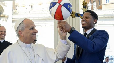 Papanın bu görüntüləri gündəm oldu &ndash; VİDEO