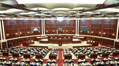 Milli Məclisin iclası başladı – Hansı məsələlər müzakirə olunur?