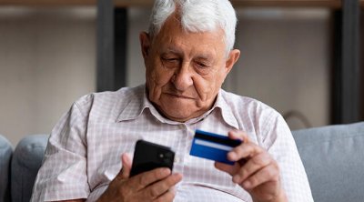 Pensiyasını azaltmışdılar, məhkəməyə verdi - 15 min manat da əlavə alacaq - FOTO