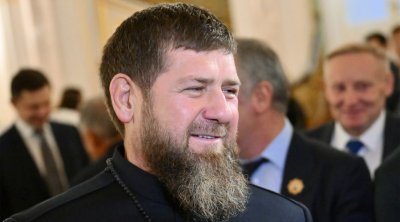 Kadırov sement sənayesinin inkişafındakı xidmətlərinə görə mükafatlandırıldı