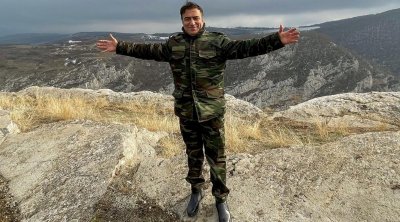 Xalq artistinin oğlu hərbi xidmətə gedir &mdash; FOTO