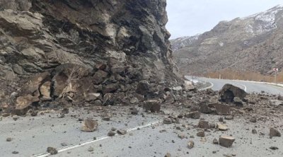 Naxçıvanda qaya uçqunu oldu &ndash; FOTO - VİDEO