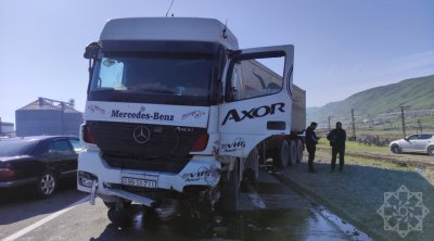 Bakı-Quba yolunda AĞIR QƏZA &ndash; Yaralanan var - FOTO