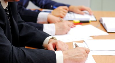 Dövlət icra məmuru vəzifəsi üzrə qulluğa qəbulla bağlı müsabiqə ELAN EDİLDİ