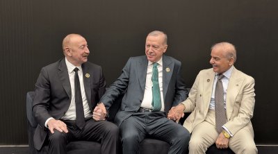 Liderlərin səmimi görüşündən FOTOLAR