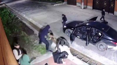 Rusiyada məşhur güləşçilər arasında kütləvi dava &ndash; ANBAAN VİDEO