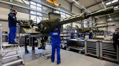 Almaniya silah fabrikinə çevrilir - Avtomobil sənayesi böhran keçirir