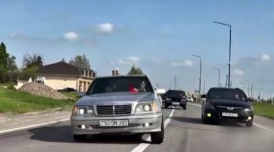 Toy karvanında &ldquo;avtoş&rdquo;luq edib sosial şəbəkədə paylaşdılar, həbs olundular &ndash; FOTO/VİDEO