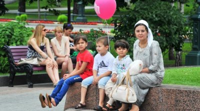 Rusiyada miqrantlar üçün uşaq müavinəti almaq qaydaları sərtləşdirildi