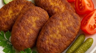 Nə un, nə çörək &mdash; Kotletin parçalanmaması üçün içinə bir qaşıq əlavə edin