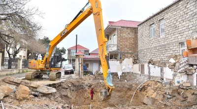 Keşlədə kollektorun üzərində tikilən evin sakinlərinə maddi yardım ÖDƏNİLƏCƏK