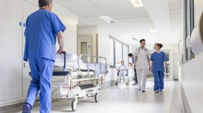 Tovuzda avtomobil tikiliyə çırpıldı: 3 nəfər xəsarət aldı