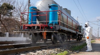 Dəmir yollarının təhkim zolaqları alaq otlarından belə təmizlənir &ndash; VİDEO