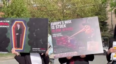 İrəvanda Rusiya meyilli qüvvələr etiraz aksiyası keçirir