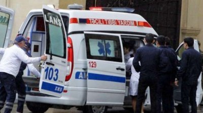 Biləsuvarda gənc oğlan kürəyindən BIÇAQLANDI - Vəziyyəti necədir?