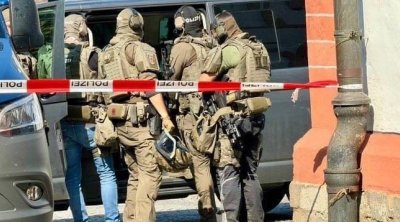 Almaniyada banka silahlı HÜCUM &ndash; Əməkdaşlar girov götürüldü &ndash; FOTO