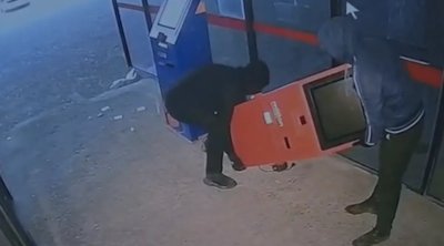 İçi pulla dolu ödəmə terminalları oğurlandı - VİDEO