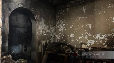 Bakının mərkəzində YANĞIN:Ev yararsız vəziyyətə düşdü - FOTO