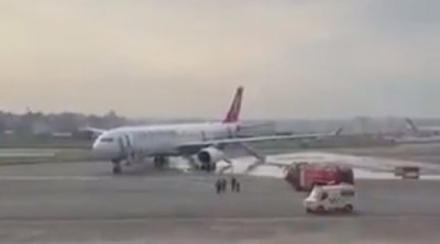İstanbuldan uçan təyyarə Nepalda eniş zamanı alovlandı - VİDEO
