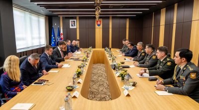 Zakir Həsənov Slovakiyada həmkarı ilə hərbi ƏMƏKDAŞLIĞI MÜZAKİRƏ ETDİ - FOTO