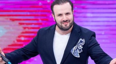 Uşaqlıq fotolarını paylaşdı - FOTO