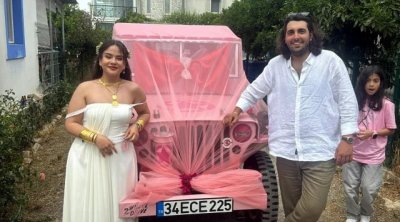 Dünyada bu maşından iki dənədir &ndash; Birini nişanlısına hədiyyə etdi &ndash; FOTO