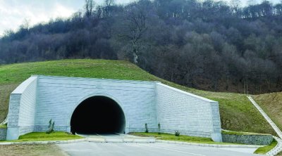 İlham Əliyev: Qarabağ və Şərqi Zəngəzurda 5 yeni tunel tikiləcək
