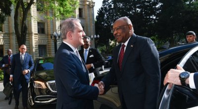 Ceyhun Bayramov sudanlı həmkarını qarşıladı - FOTO
