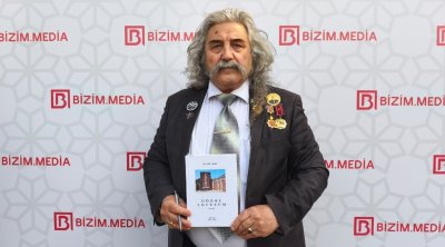 “Bəzi yazarların 60 ilə etdiyini o...” – Bayram Aşıqlının imza günü keçirildi - FOTO