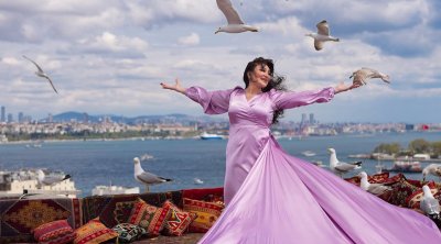 66 yaşlı Nazpəridən İstanbul- Fotosessiyası