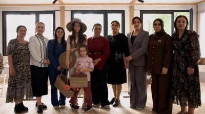 Leyla Əliyeva Masallıda həsirçiliklə məşğul olan qadınlarla görüşdü &ndash; FOTO