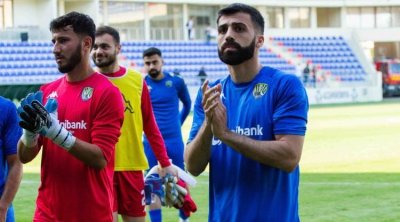 &ldquo;Kəpəz&rdquo; kapitanı ilə müqavilə imzaladı - FOTO
