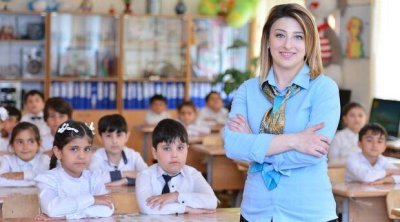Azərbaycanda İLK - Müəllimlərə güzəştli kartlar verildi