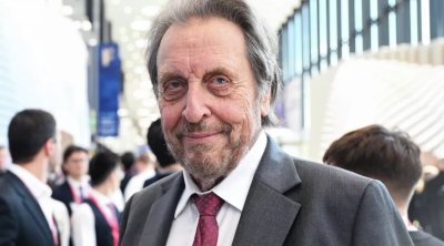 İlon Maskın atası: Nobel Sülh Mükafatı bu siyasətçiyə verilməlidir