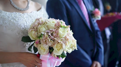 Toy günü ananın qızına dediyi sözlər hər kəsi AĞLATDI - VİDEO