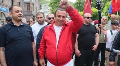 Ermənistanda seçki zamanı daha bir rüşvətin üstü AÇILDI - VİDEO