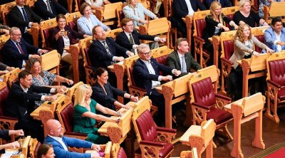 Norveç deputatlarından milliyə dəstək: "Vikinq avarçəkməsi" ritulını icra etdilər - VİDEO
